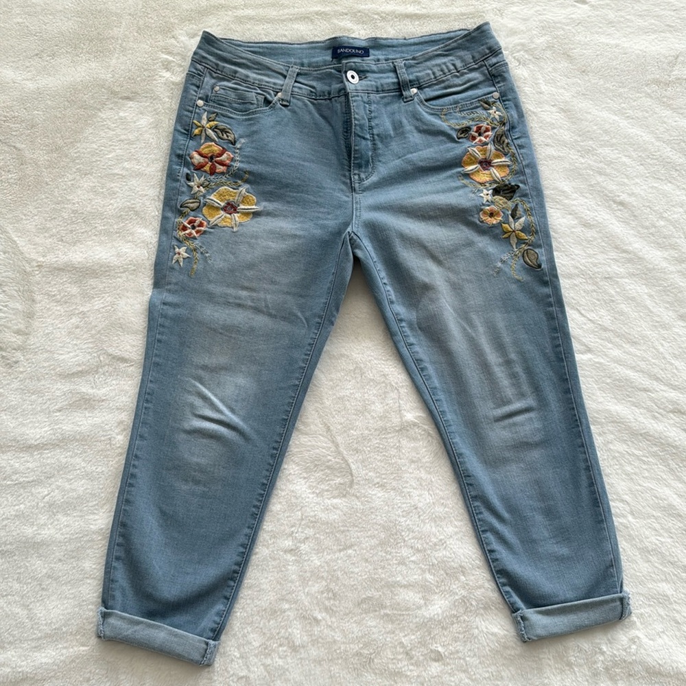 Bandolino Ankle Embroidered Jean
